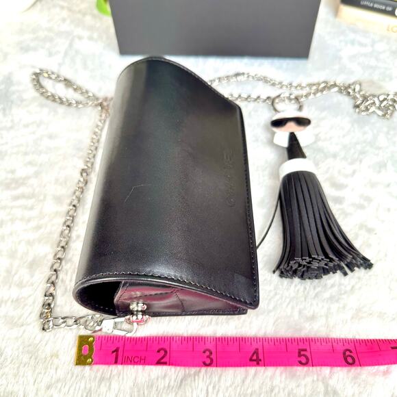 Chanel black leather Sunglass case crossbody bag with chain - Picture 15 of 16